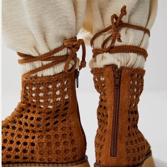 NEW Free People Luca Lace Up Sandal Shoes SZ 7.5 New in Box leather - Picture 3 of 4